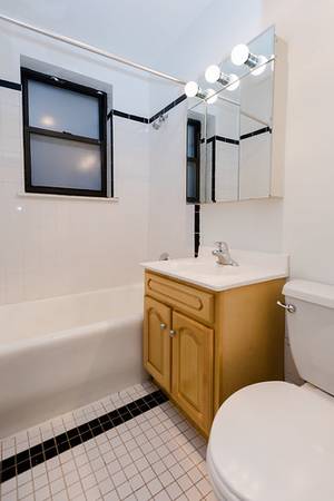 $1,695 / 1br - 1bd sublet at 517 W Oakdale64041646307843123