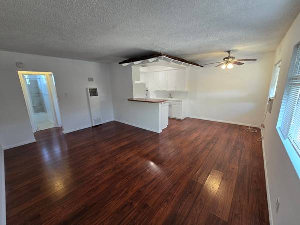 $1,825 / 1br - $1825/ 1bedroom, 1 bath, upstairs, very quiet unit (Alhambra)63701148437635120