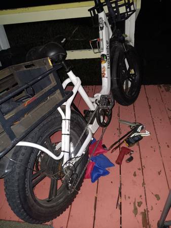Folding Electric HeyBike w/battery and baskets 1