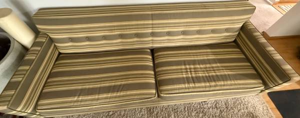 Stylish & Comfortable 3-Seater Couch – Good Condition 1