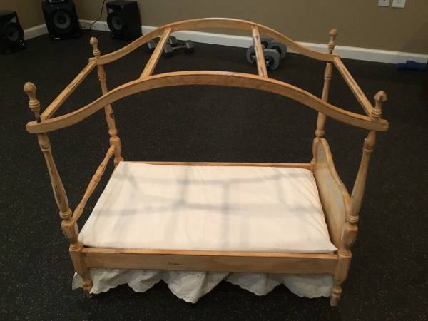CANOPY  DOLL BED 1