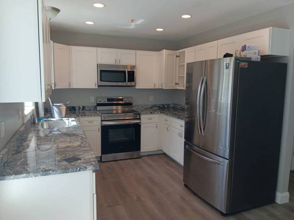 $1,750 / 2br - 1800ft2 - LUXURY TOWNHOUSE for rent in Lebanon, Maine (LEBANON, MAINE)63656262234497121
