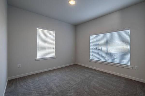 $1,915 / 2hab - 906ft2 - Acceso conveniente a atracciones locales, compras cercanas (Wenatchee)63828063821443122
