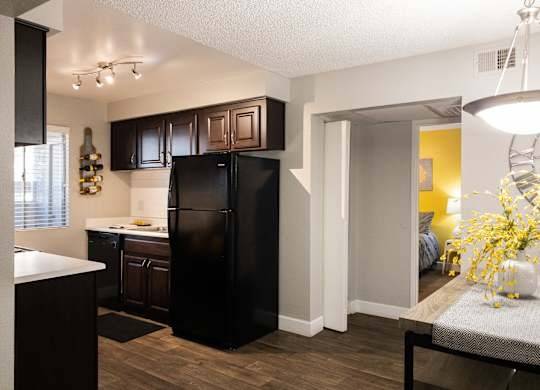 $855 / 1br - 700ft2 - ✨ Spacious 1,2 & 3 BRs | Pet-Friendly! 🏡 (19TH AVE AND THUNDERBIRD!)64024822166530123