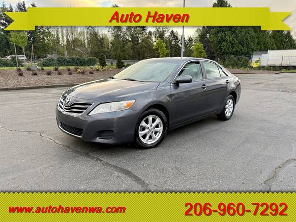 2011 Toyota Camry LE - $6,40063622986966403120