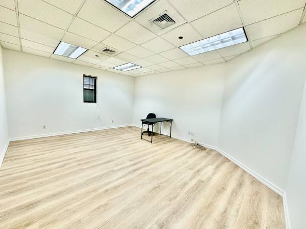 $1,300 / 300ft2 - Bowery Chinatown 24/7 Access 2nd Floor Commercial Space Lease (Chinatown / Lit Italy)63949685514499120
