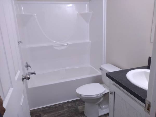$79,900 / 2br - 832ft2 - Beautiful 2 Bedroom Home with Open Floor Plan and Modern Comforts (Kalamazoo)64151606670978123