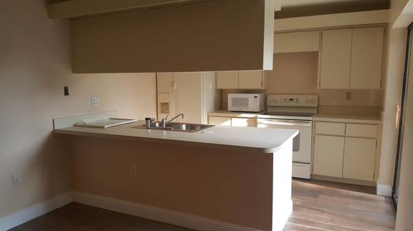 $2,600 / 2br - Fabulous 2-Story 2 bed 2.5 bath Townhome minutes to beautiful beaches (Jupiter - Beach - 33477*)63825139201027122