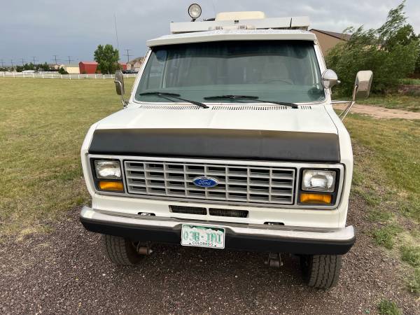 Ford E350 una tonelada Quigley 4x4 furgoneta - $12,500 (Denver)63619639601283122