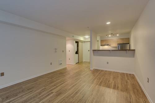 $2,130 / 1br - 637ft2 - One Bedroom with balcony overlooking the courtyard (Eastlake, SLU, Amazon)63934420064642123