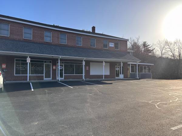 $1,750 / 1400ft2 - ******* Store Front Opportunity ******* (Hampden, MA)64017048700801122