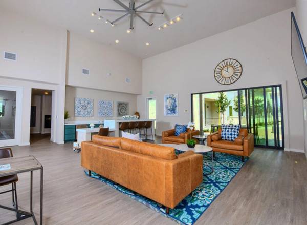 $2,720 / 1br - 1 Bed GET MOVING NOW! CALL US - EV Charging, Clubhouse & Wi-Fi (Vista)63701723357953123