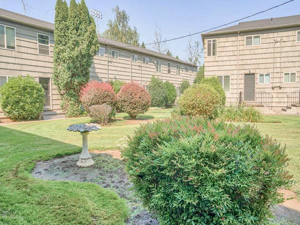 $1,350 / 1br - 1ST MONTH w $300 OFF | On-site Management & Maintenance - Pets OK (Hawthorne District)63867270587011124