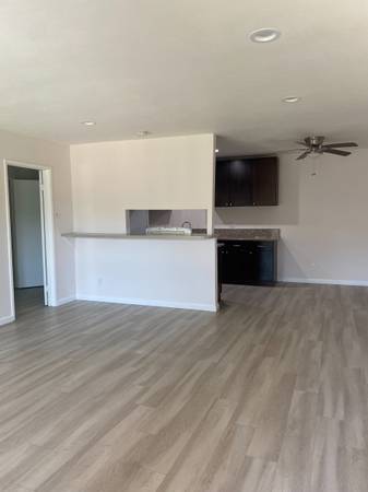 $2,100 / 2br - 858ft2 - SPACIOUS 2BEDROOM 1 BATH (El Cajon)63998601574275122