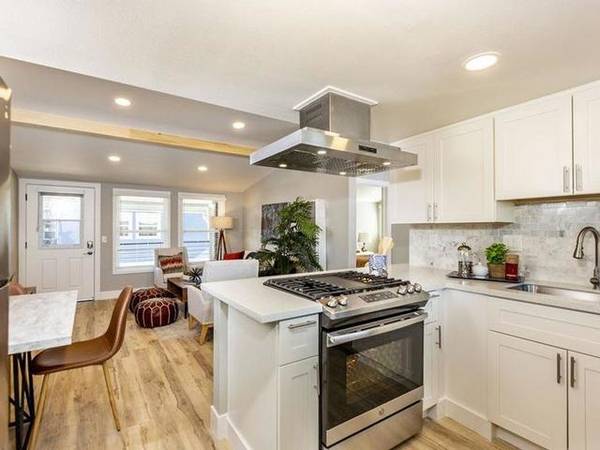 $2,195 / 2br - 500ft2 - Luxury. Location. Convenience. Call Now to Schedule a Tour! (berkeley)63175845899139123