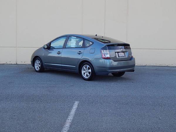 2005 Toyota Prius Base 4dr Hatchback - $4,500 (- Grandes Autos - Grandes Precios ! Llama Hoy)63654701883907124