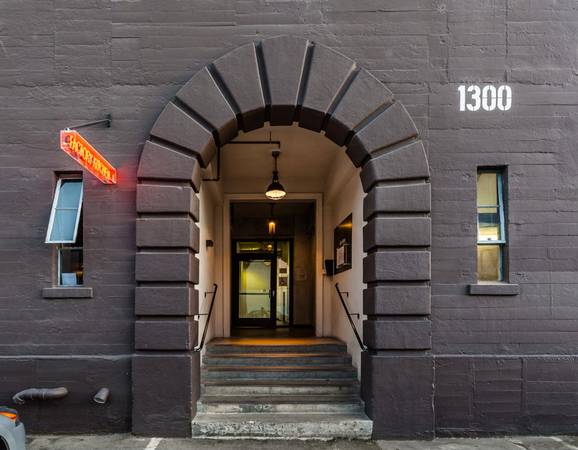 $3,895 / 1428ft2 - Corner Creative Space With Free Parking In Arts District (Arts District)64215956164611121