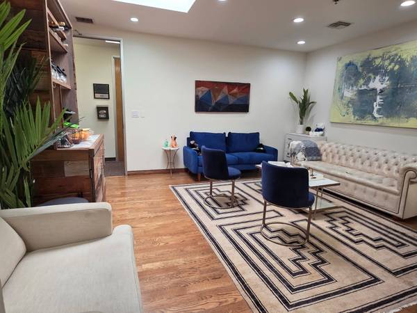$5,700 / 845ft2 - Beautiful Office Suite on S. Beverly (226 S Beverly Drive, Beverly Hills, CA)63774394037121121