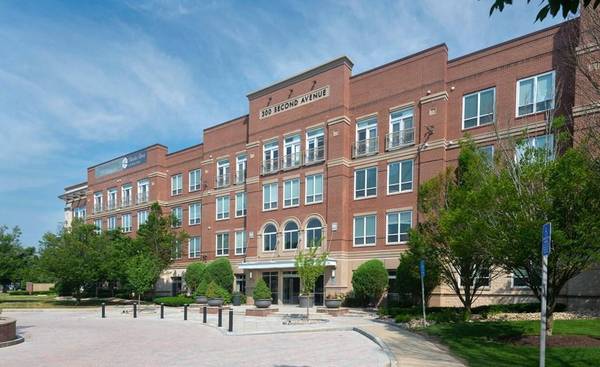 $2,904 / 1br - 1130ft2 - Gourmet kitchen, Climate control, Built-in bookshelves (Needham)63828406463235120