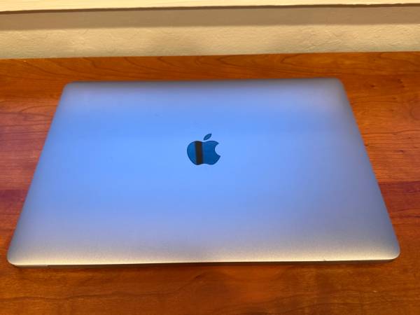 MacBook Pro 13" (Touch Bar) - Dual Core i5, 16GB RAM, 4 Ports 1