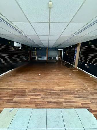 $1,750 / 3000ft2 - Storefront Available (Ramseur)64027275885571123