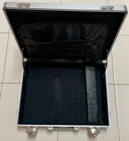 Vanguard Aluminum Laptop Case — Durable and Secure 1