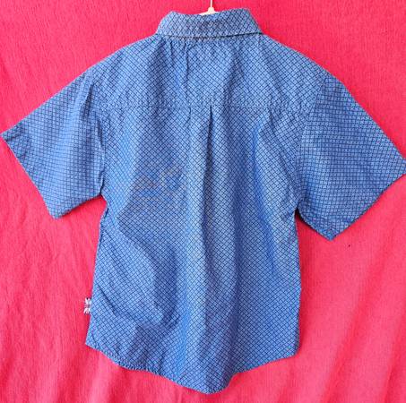 Camisa para niños de la marca English Laundry con botones, azul, talla 7 - $10 (Tacoma)63439418415105123