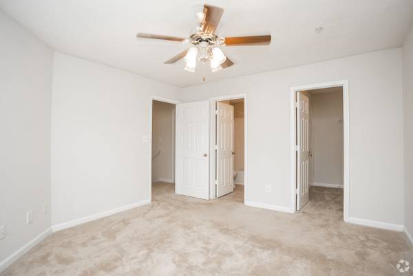 $1,601 / 3br - 1492ft2 - Don't let this beautiful 3 bed townhome get away! Accepting applicants (Newnan)63964399151618124