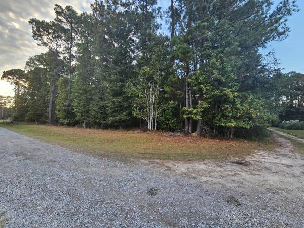 $215,000 5 acres vacant land NO WETLANDS (Moncks Corner)64015946471170122