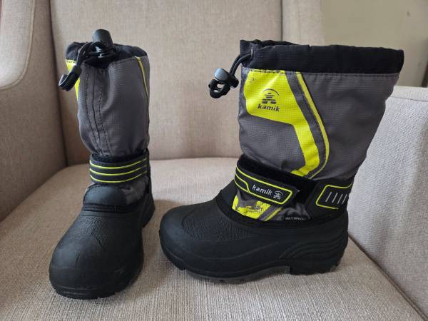 Kamik little kids 12 insulated waterproof snowboots 1