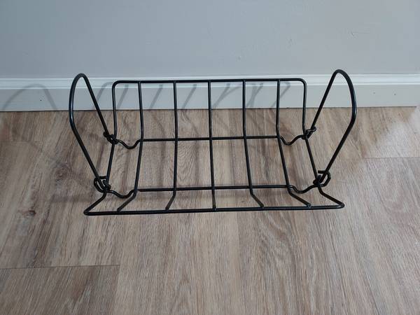 Small metal rack 1