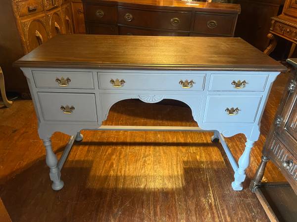 Blue painted desk/vanity with 5 drawers 1