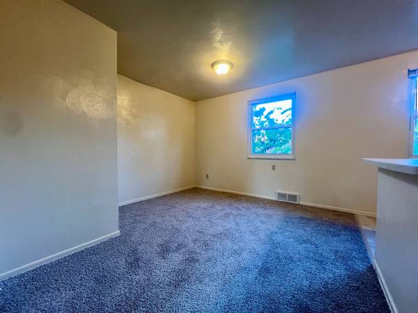 $1,225 / 2br - Incredible 2BR Townhouse in Plum! UPDATED Kitchen & NEW Carpet! (Plum / Regency Park / Edgemeade / Universal)64013368198529121