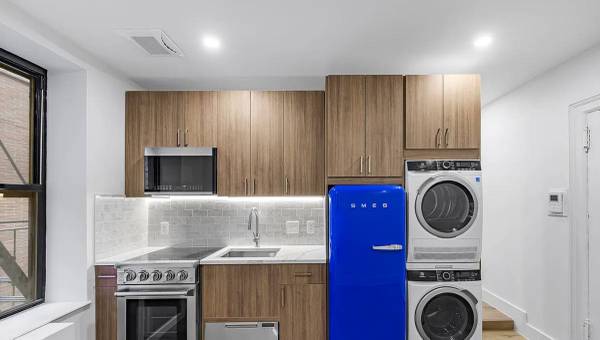 TEMPORARY SHORT TERM ONE BEDROOM FURNISHED OCTOBER THROUGH MAY
$2,500
                        Greenwich Village TEMPORARY SHORT TERM ONE BEDROOM FURNISHED OCTOBER THROUGH MAY
$2,500
                        Greenwich Village