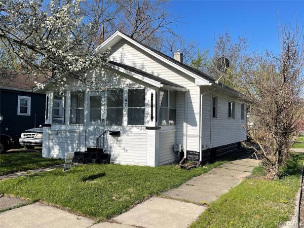 Luxurious Living that's Affordable - Home in Pontiac. 2 Beds, 1 Baths 1