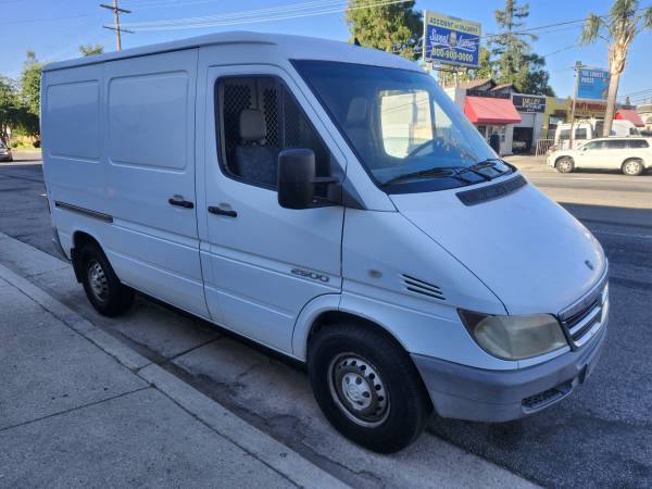 2004 Dodge Sprinter 2500 118wb 131k 2 dueños sin óxido, informe Carfax y título limpios t1n - $14,200 (Seattle)63498054025729122