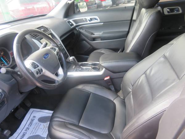 2015 Ford Explorer XLT - $2,400 (down 6825 e. hwy 290)63439478586753124