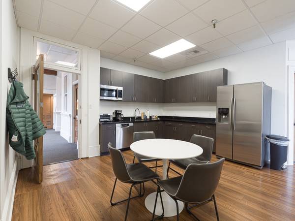 $219 Private Space AVAILABLE NOW! (Seattle, WA)63688352228099123