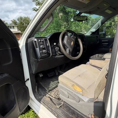 2015 Chevrolet 3500 Crew Cab - Photo 10