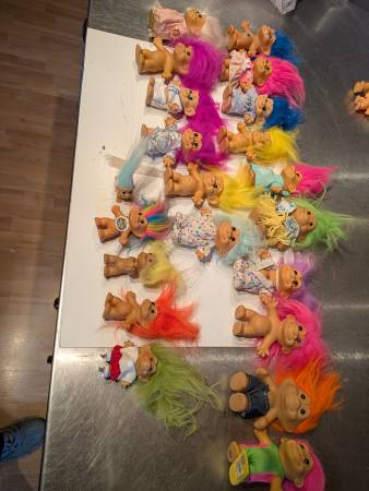 Vintage Troll dolls 1