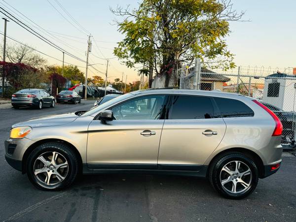 2012 Volvo xc60 AWD T6 - $4,500 (Brooklyn)63654718439939123