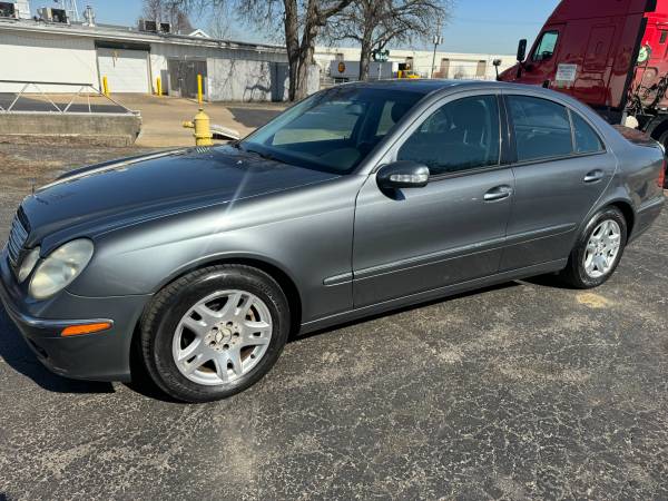 SEDÁN MERCEDES BENZ E320 CDI DIÉSEL EN EXCELENTE ESTADO 2005 - $7.000 (ROMEOVILLE / BOLINGBROOK IL)63618690126851121