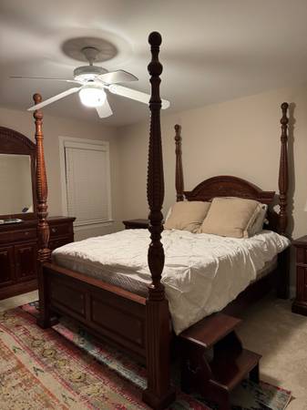 Solid Cherry Queen Size Bedroom Set (ENTIRE) 1