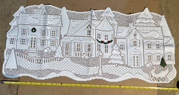 36" Vintage Christmas Lace Table Runner 1