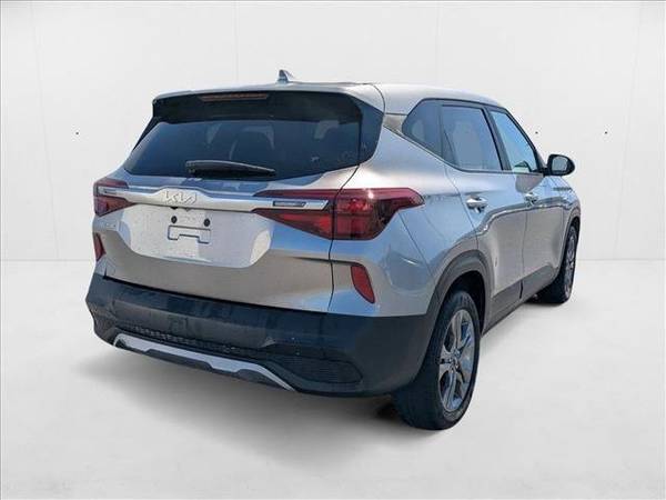 2022 Kia Seltos AWD SUV LX de tracción en las cuatro ruedas - $19,333 (Llame al *(510) 257-9900* para confirmar disponibilidad al instante)63477508123651124