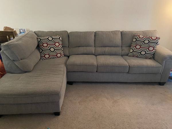 Sectional Sofa with chaise 1