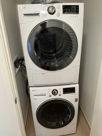 LG 24” Washer + Ventless Dryer – WM1388HW / DLEC888W – $600 OBO 1