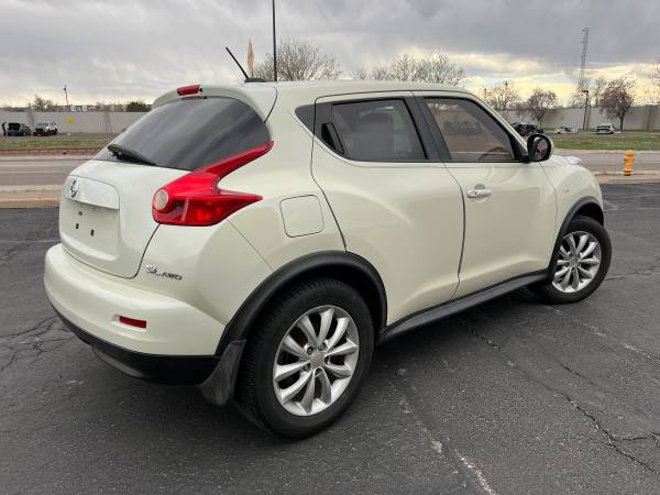 2011 Nissan JUKE SL Crossover Clean Title AWD - $5,00063612131761027122