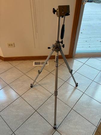 Vintage Velbon-VS-3 Adjustable Camera Tripod 1