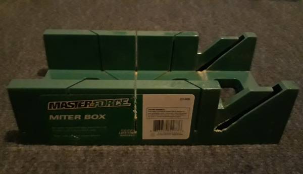 MASTERFORCE 15" SIERRA MANUAL Y CAJA DE INCRUSTACIÓN - $8 (Cudahy)63470460173187124